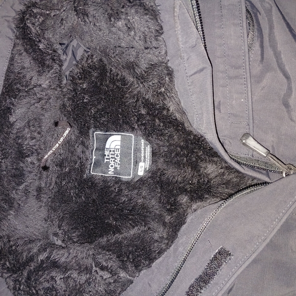 The North Face Jackets & Blazers - The North Face Black Fleece-Lined Jacket